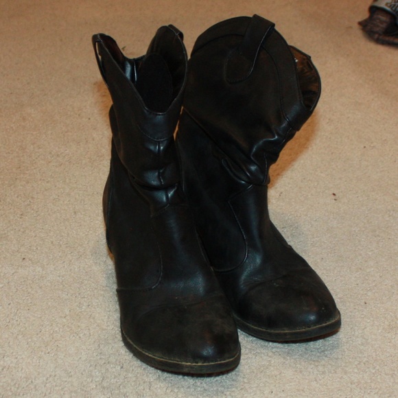 short cowgirl boots black